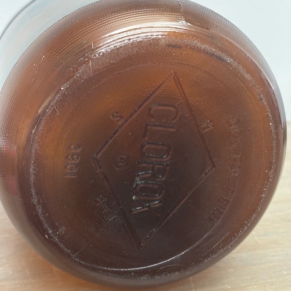 Vintage Amber Glass Clorox Jug with Handle 12.5 inches tall - Picture 4 of 7